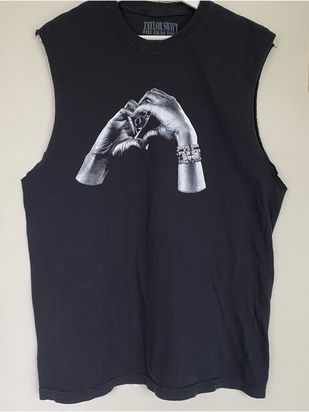 Taylor Swift Men’s Black Sleeveless Eras Tour Hand Heart Graphic Tee